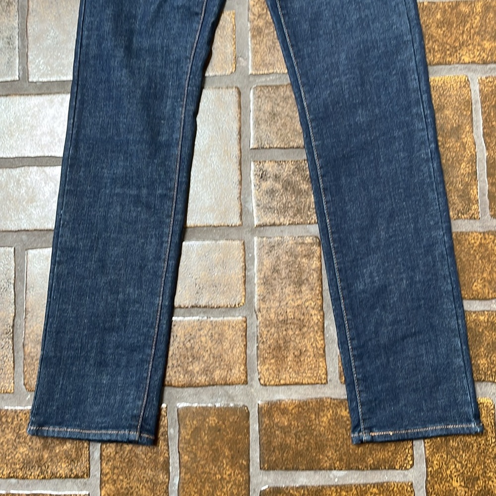 Levi’s Mid-Rise 312 Shaping Slim Leg Jean - Picture 7 of 15